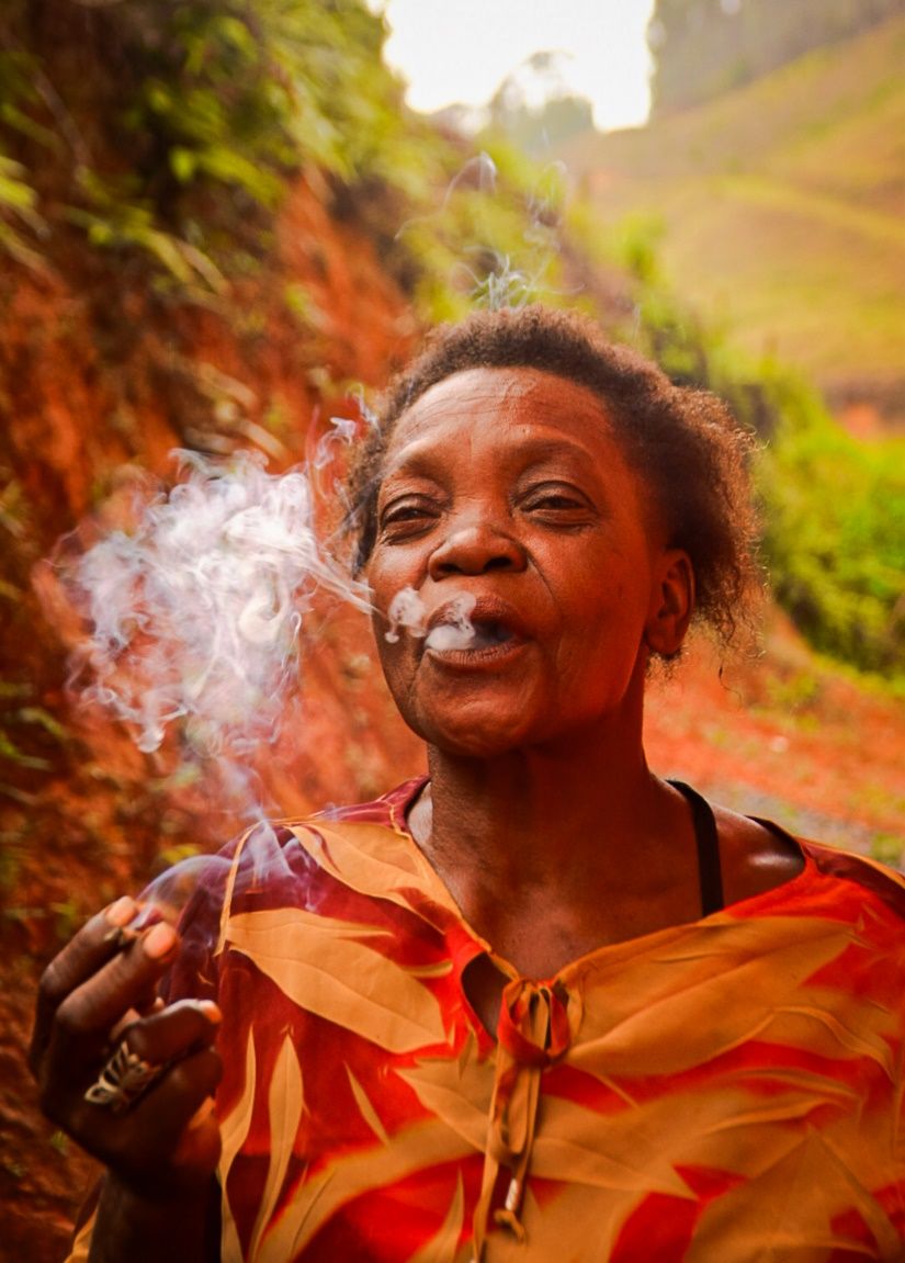 Retrato com fumaça — fotografia de Janete Diniz