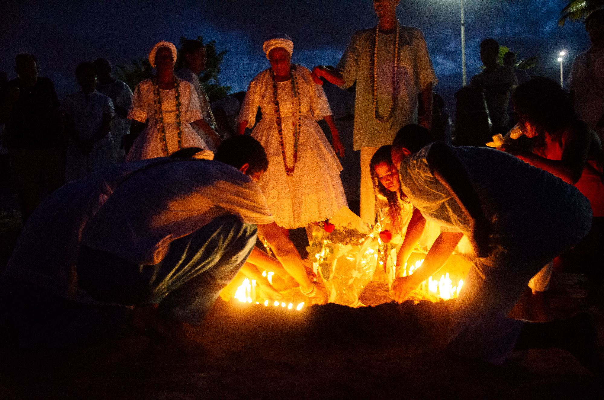 Agua e fogo no sagrado — fotografia de Jazan Alves