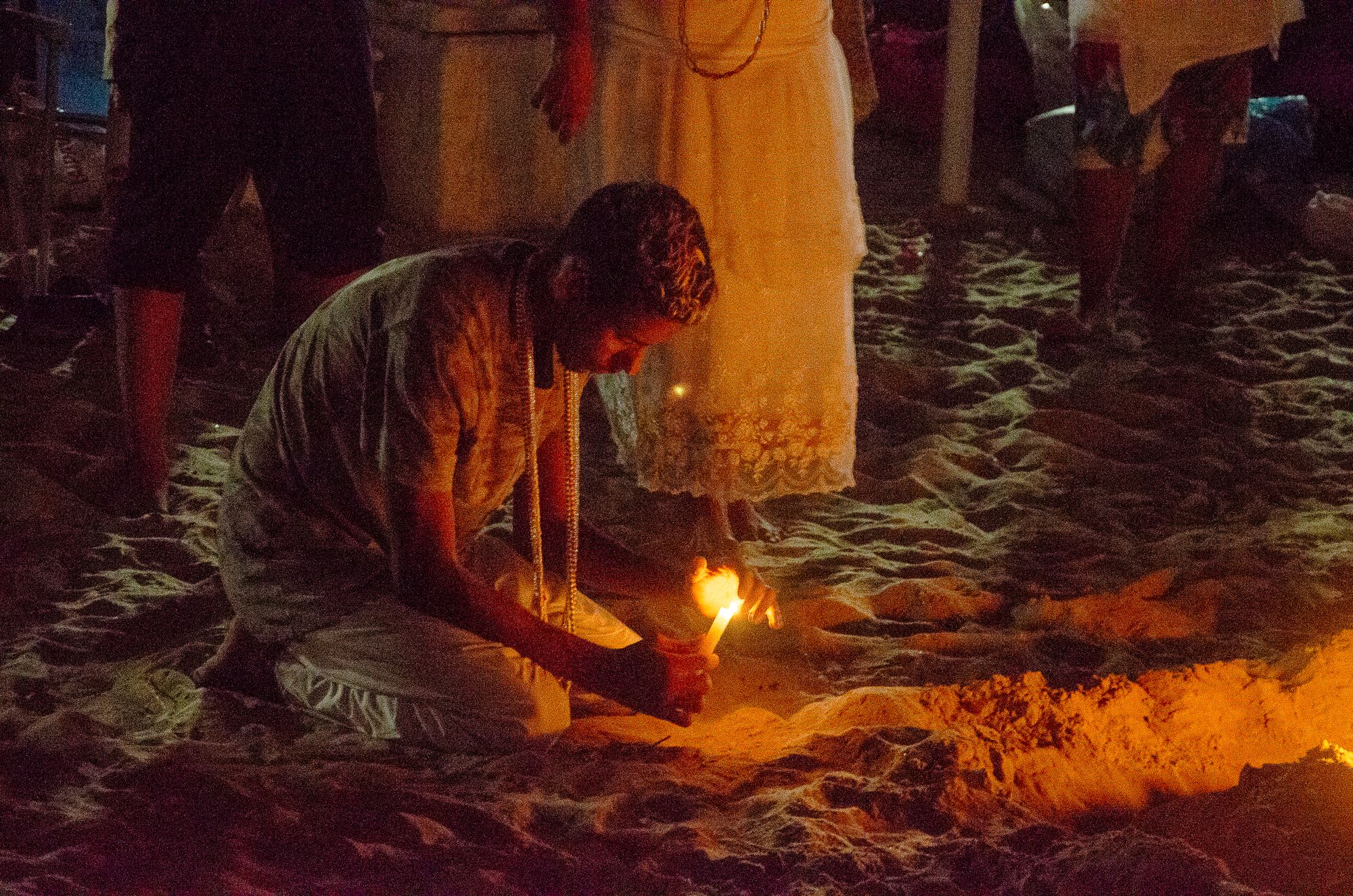 Agua e fogo no sagrado — fotografia de Jazan Alves