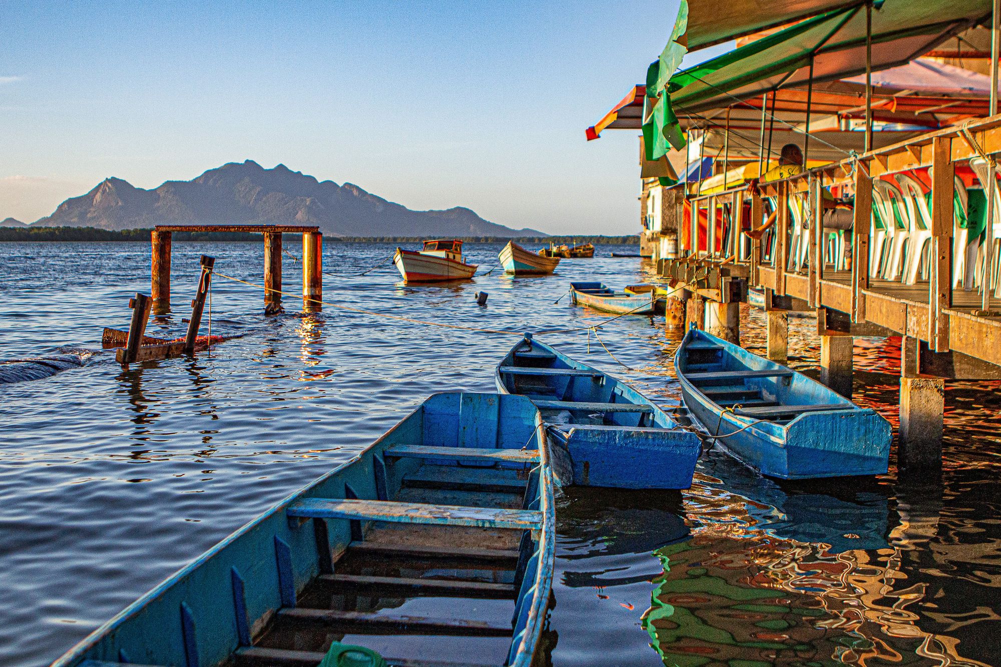 Barcos atracados, antes da urbanização